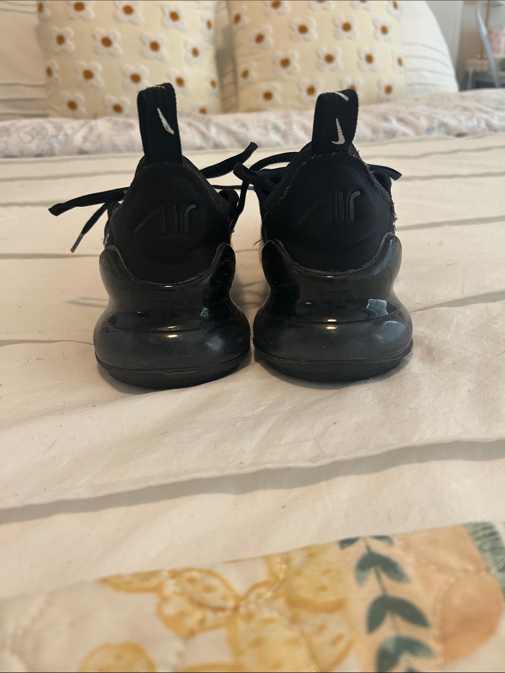 Nike Black/White Air Max 270 Lightweight Sneakers - Picture 4 of 5
